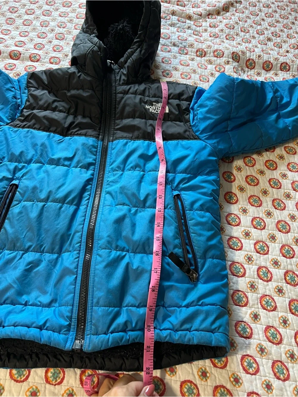 Boy’s Reversible The North Face Blue Black Fleece Puffer Coat size 10/12